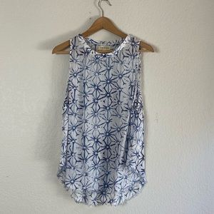Cloth & stone cotton white and blue sleeve less top size medium